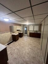 1104 Marne Rd in Erie, PA - Building Photo