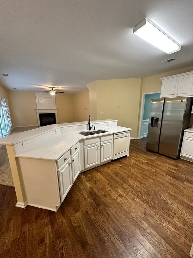 420 White Rose Trce in Alpharetta, GA - Foto de edificio - Building Photo