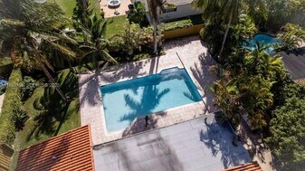 12250 SW 2nd St in Miami, FL - Building Photo