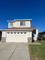 5864 Murrell St in Elk Grove, CA - Building Photo