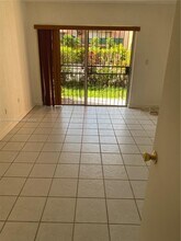 1300 W 47th Pl in Hialeah, FL - Building Photo - Building Photo