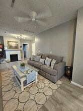 115 W 5th Ave, Unit Modern Carriage House in Warren, PA - Building Photo - Building Photo
