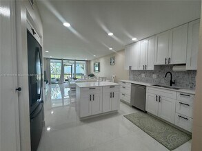 4236 Deste Ct in Greenacres, FL - Building Photo - Building Photo