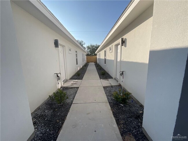 12706 N 33rd Ln-Unit -3 in McAllen, TX - Building Photo - Building Photo