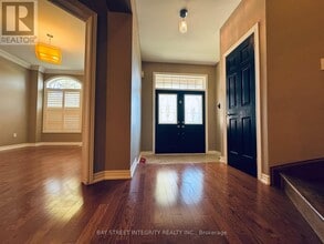 2449 Tesla Crescent in Oakville, ON - Building Photo - Building Photo