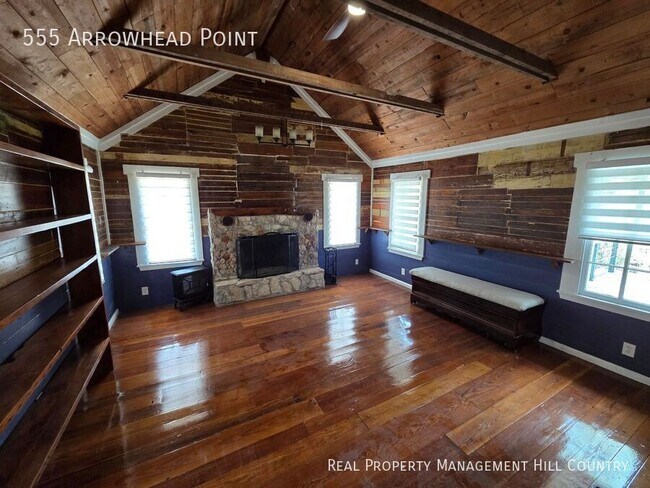 555 Arrowhead Pt in Helotes, TX - Building Photo - Building Photo