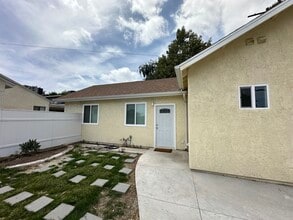 7445 Rhea Ave in Los Angeles, CA - Building Photo - Building Photo