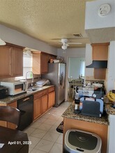 3134 Sam Houston Dr in Sugar Land, TX - Building Photo - Building Photo