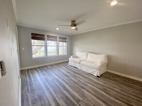 70 Helmsman Way in Hilton Head Island, SC - Building Photo - Building Photo