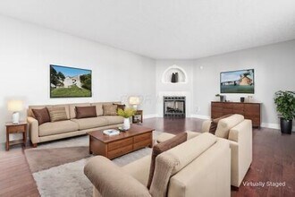 1098 Goldeneye Dr in Blacklick, OH - Building Photo - Building Photo