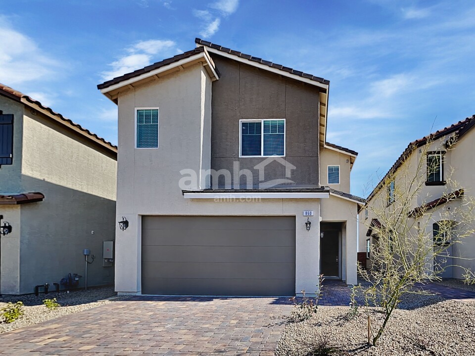 860 Longwood Gdns St in Las Vegas, NV - Building Photo