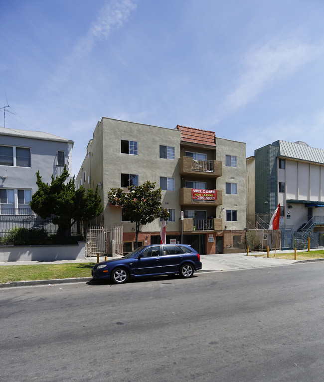 Leeward Apartments in Los Angeles, CA - Building Photo - Building Photo