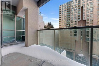 208 Enfield Pl in Mississauga, ON - Building Photo - Building Photo