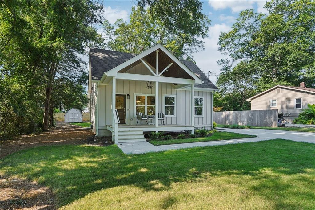 1036 Dell Ave SE in Smyrna, GA - Building Photo