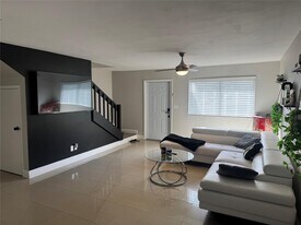 6104 Channel Dr in Greenacres, FL - Building Photo