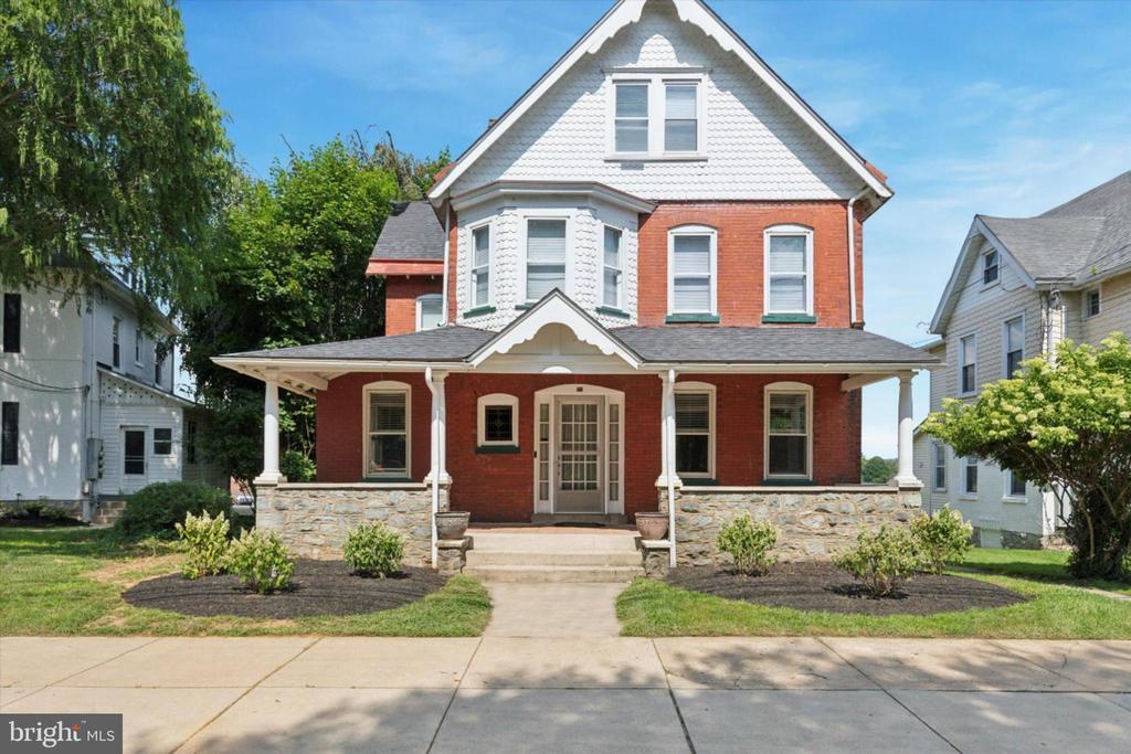 31 Downing Ave in Downingtown, PA - Building Photo