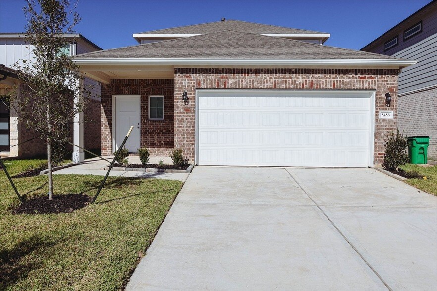 8486 Sweet Cherry Ln in Magnolia, TX - Building Photo