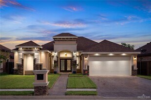 11 Toucan Ave in McAllen, TX - Building Photo