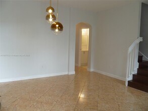 4252 SW 156th Ave in Miramar, FL - Foto de edificio - Building Photo