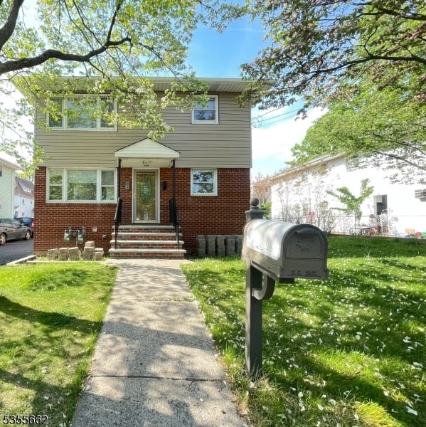 property at 331 Boxwood Ct