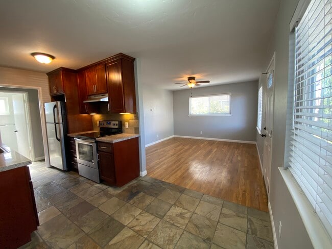 2540 Robinson Ave, Unit C in Santa Clara, CA - Foto de edificio - Building Photo