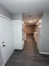 5908 Richard Dr in Watauga, TX - Foto de edificio - Building Photo
