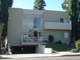 The Camarillo Avenue Apartments in North Hollywood, CA - Building Photo
