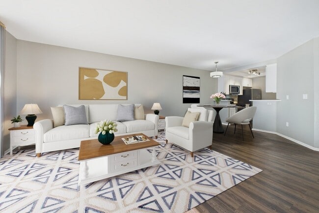 Franklin Place in Los Angeles, CA - Foto de edificio - Building Photo