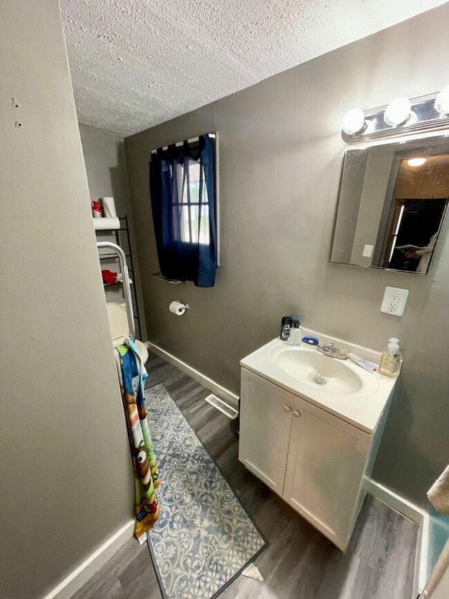 1102 15th Ave NE in Brainerd, MN - Building Photo - Building Photo