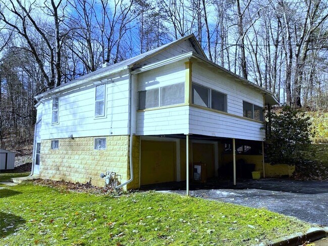 33 1/2 Oak St in Johnson City, NY - Building Photo - Building Photo