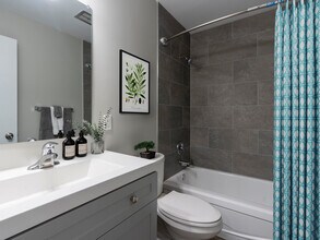 124 Tupper Crescent in Kitchener, ON - Building Photo - Building Photo