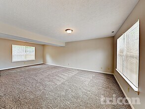 8420 Country Club Blvd in Indianapolis, IN - Building Photo - Building Photo