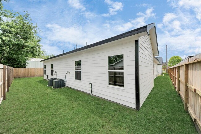 701 E Canino Rd-Unit -C in Houston, TX - Building Photo - Building Photo