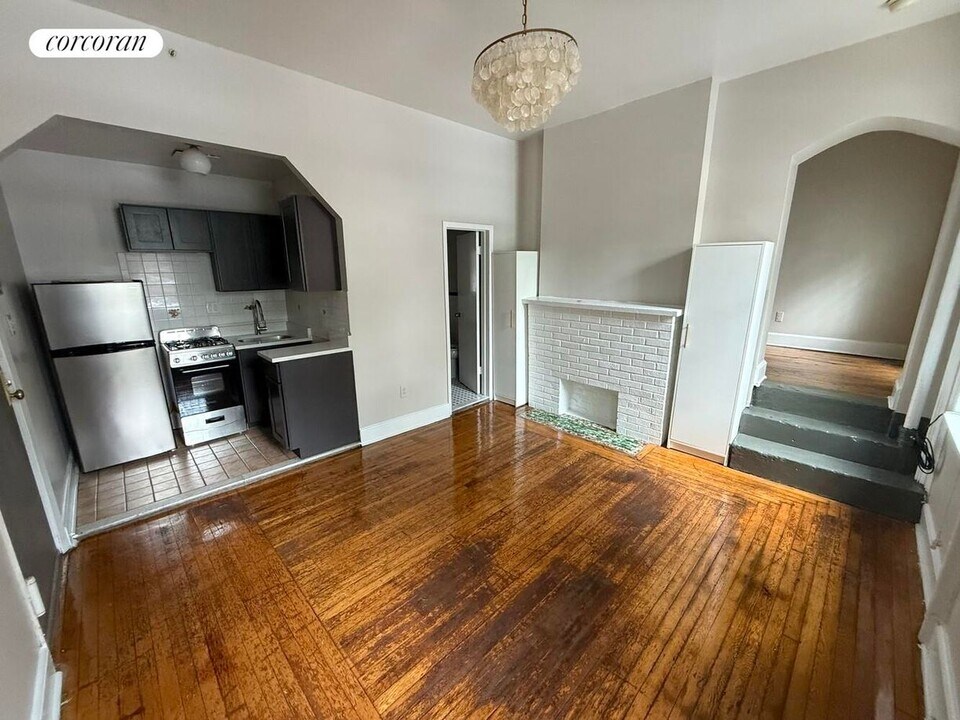 257 Adelphi St in Brooklyn, NY - Building Photo