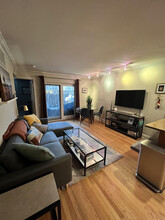 2036 N Larrabee St, Unit 102 in Chicago, IL - Building Photo - Building Photo