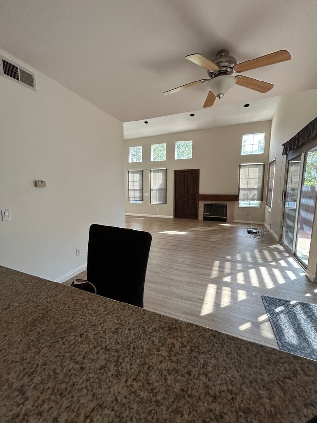 319 W Shoshone St in Ventura, CA - Building Photo - Building Photo