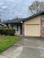 1152 Clinton Rd in Sacramento, CA - Building Photo