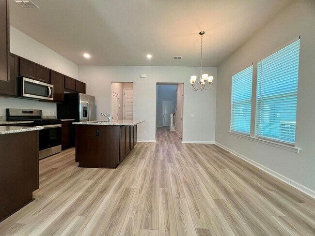 4008 Flatiron Dr in Charleston, SC - Foto de edificio - Building Photo