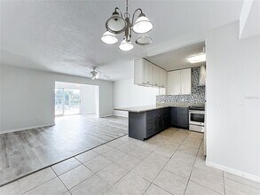 11705 3rd St E, Unit 3 in Treasure Island, FL - Building Photo - Building Photo