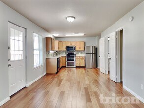 5003 Hauna Ln in Dickinson, TX - Foto de edificio - Building Photo