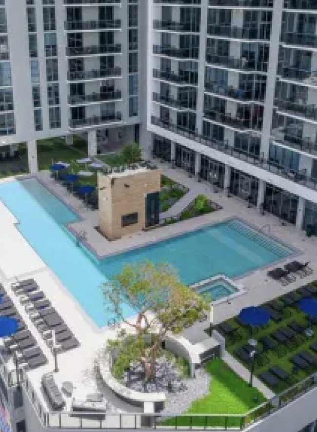 333 Las Olas Way, Unit 3106 in Fort Lauderdale, FL - Foto de edificio - Building Photo