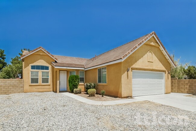 757 Pino Ave in Lancaster, CA - Building Photo - Building Photo