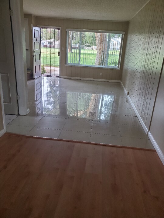 5118 E Ashlan Ave in Fresno, CA - Building Photo