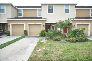 6938 Towne Lake Rd in Riverview, FL - Building Photo