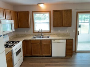 6549 Samantha Ln in Rockford, IL - Building Photo - Building Photo