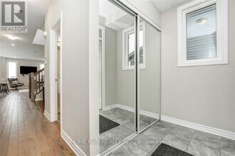 974 Kilbirnie Dr in Ottawa, ON - Building Photo - Building Photo