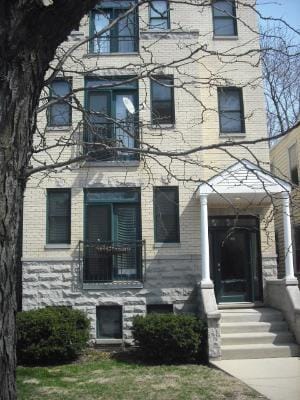property at 3117 N Damen Ave