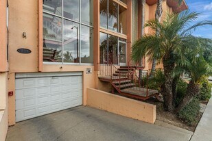 382 Coronado Ave in Long Beach, CA - Building Photo
