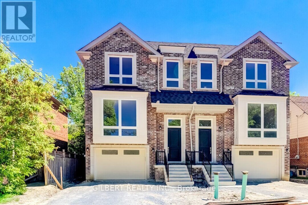 35A Marquette Ave in Toronto, ON - Building Photo