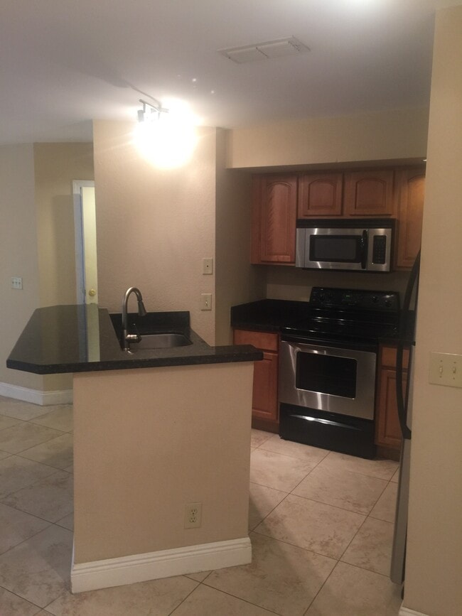 property at 3410 Pinewalk Dr N